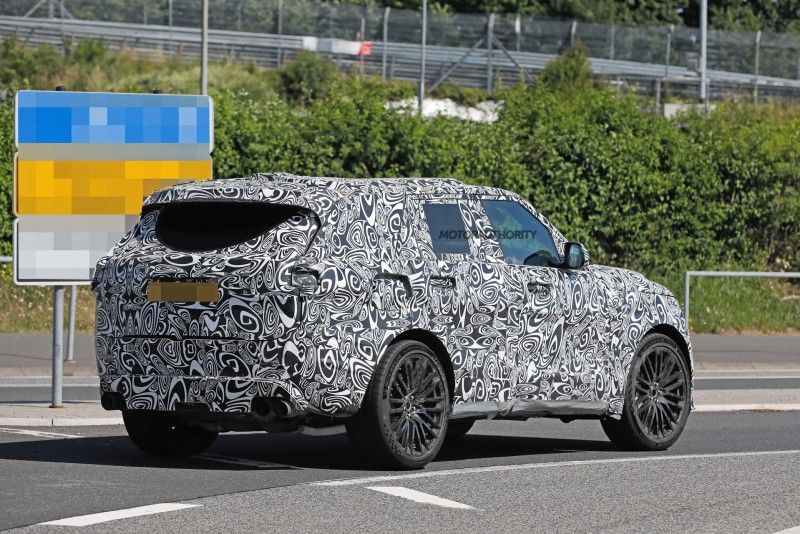 或搭载4.4T V8发动机 全新路虎揽胜运动版SVR最新谍照曝光 
