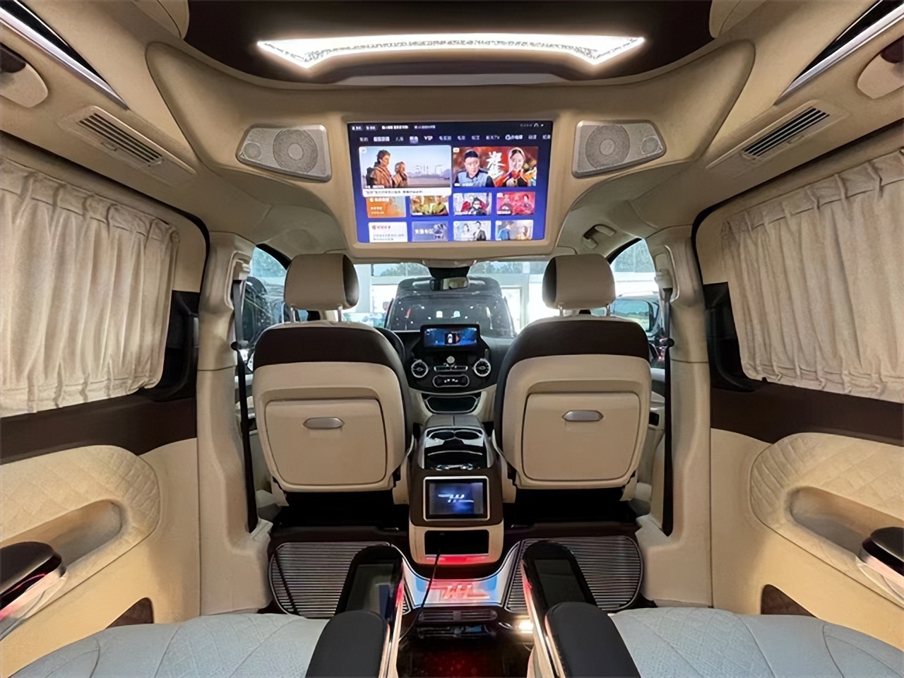 奔驰威霆高顶卡莫兹款,上海奔驰专卖店现车销售