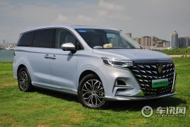 上汽集团-iMAX8 EV-头等舱钛金板