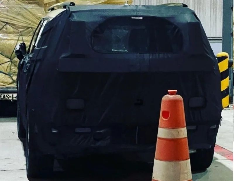 配备“H”造型的LED灯组 全新现代胜达最新谍照曝光