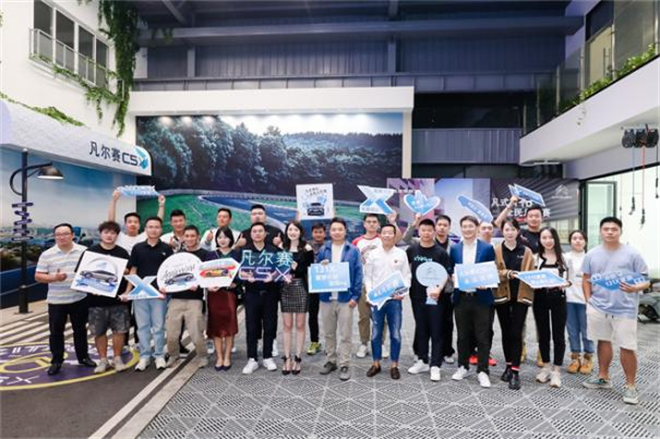 生活大爆改，尽是“凡尔赛”，凡尔赛C5 X领潮舒适出行