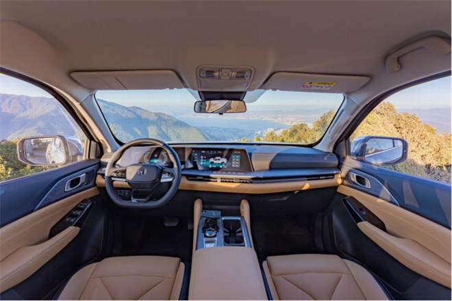 长安览拓者助力越野露营，山河美学造就蓝鲸动力加分