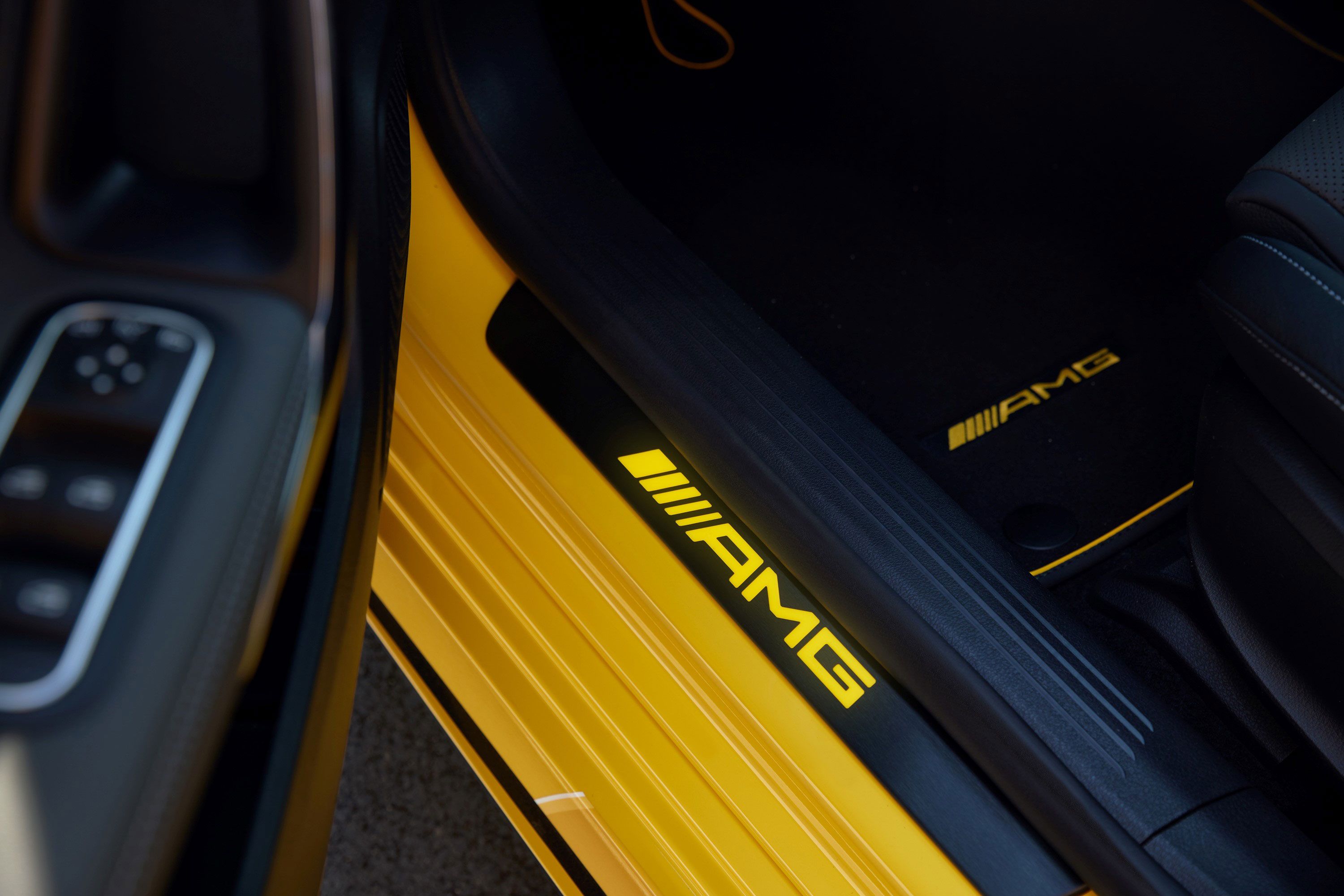 梅赛德斯-AMG A 35 4MATIC灿日特别版上市 售45.58万元