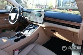 金康塞力斯-问界M5 -四驱性能版