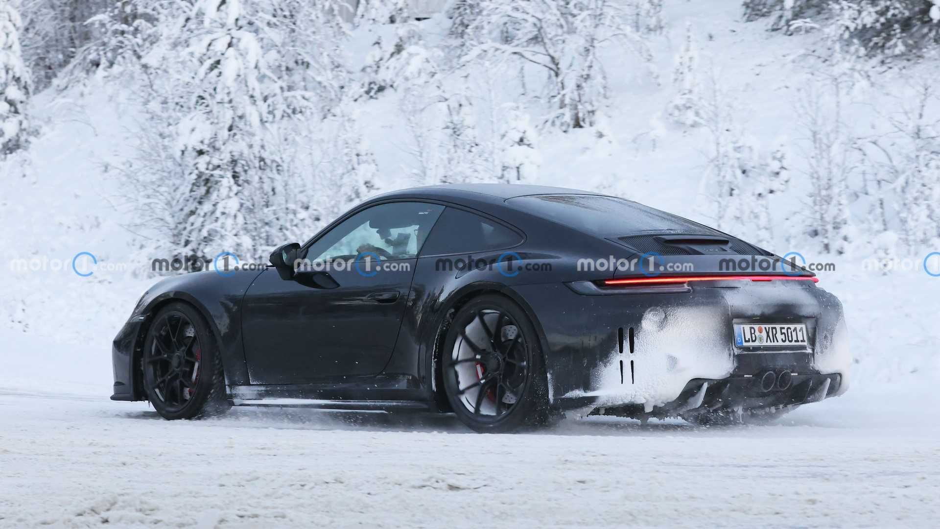 或将在2023年亮相 保时捷911 GT3最新谍照曝光