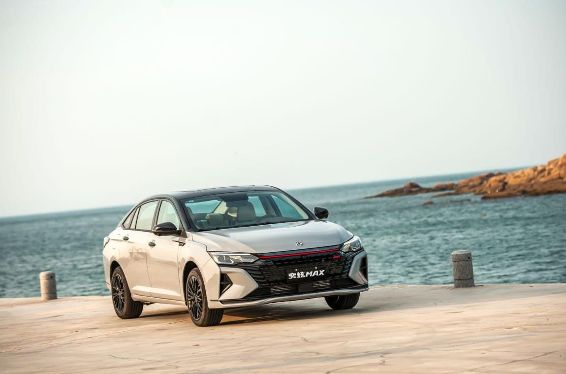 比肩顶级前锋素质,奕炫MAX首次挑战车圈“凌空抽射”!