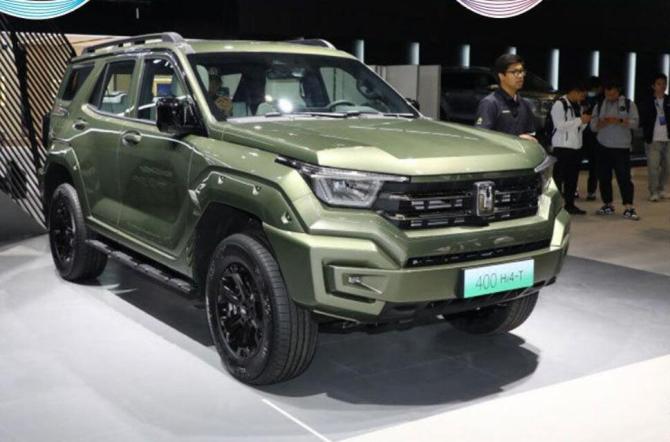 坦克400 Hi4-T首发亮相.jpg