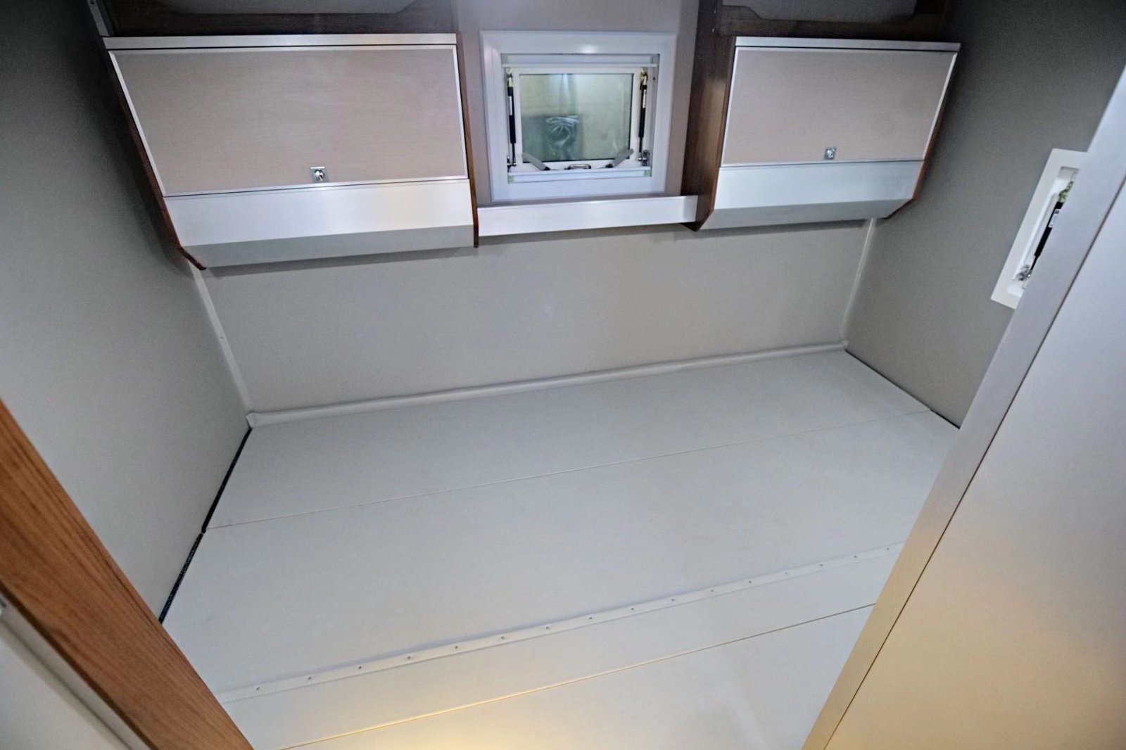 重汽豪沃TX460四驱越野房车安全感满满 