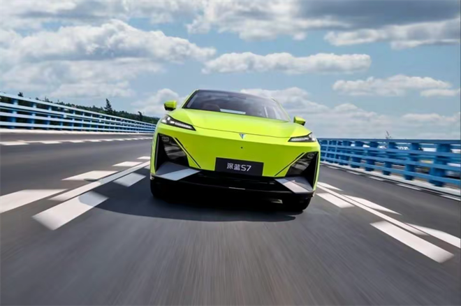 超感驾趣电动SUV，深蓝S7有何看点？