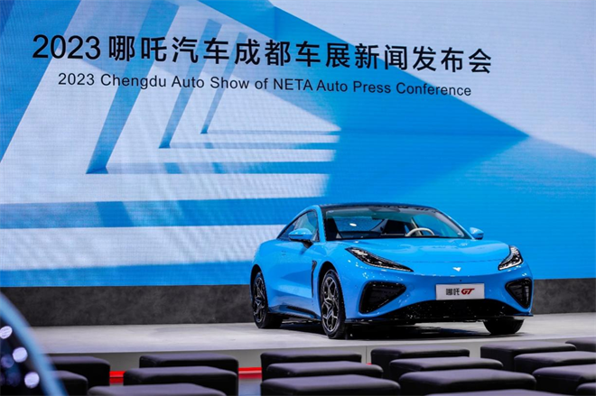 跑车哪吒GT：F1赛道刷圈成绩，不允许低调