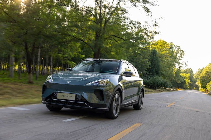 20万级电动SUV对比，阿尔法T森林版硬刚Model Y