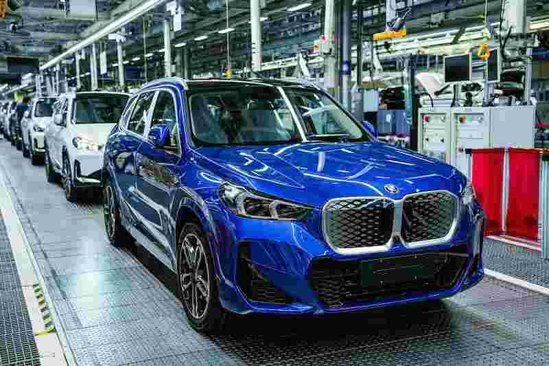 创新纯电动BMW iX1于铁西工厂下线，2025年将出口海外市场