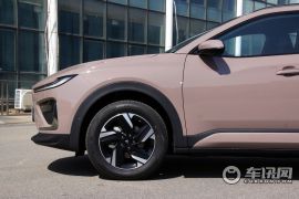 合众汽车-哪吒X