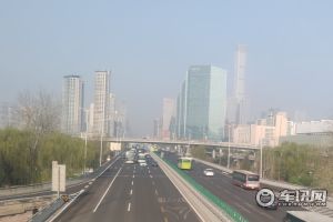 北京:空气重污染红色预警启动时,实行单双号限行