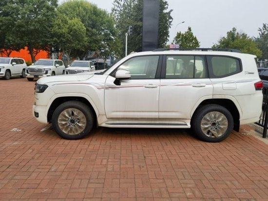 全国分期5万起售23款丰田酷路泽LC300港口现车配置齐全