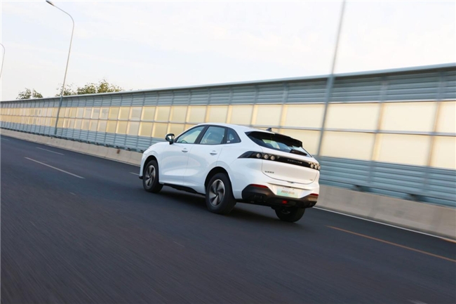 “东风甄选”顾家养家神车,风行雷霆410续航版不容错过!