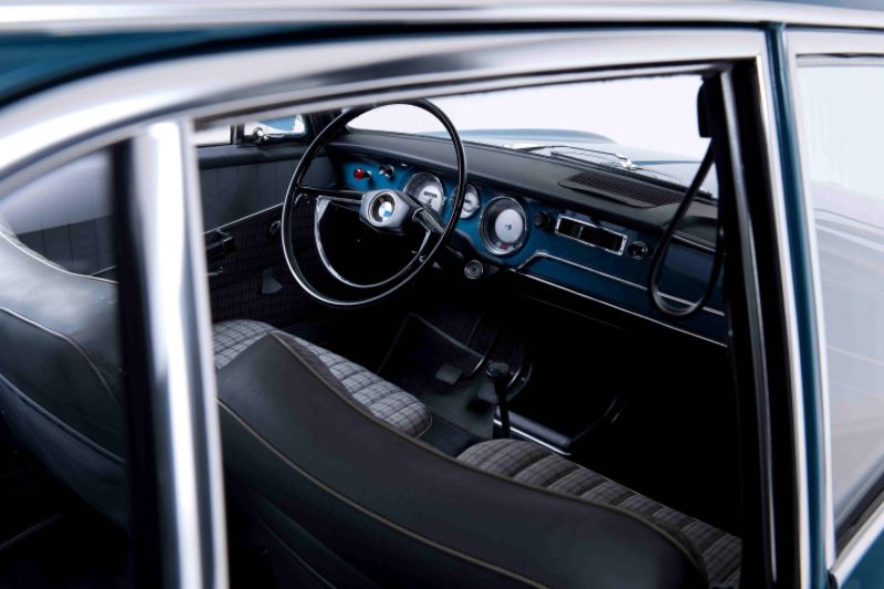 为热爱驾驶者设计 BMW新世代概念车智能座舱官图发布