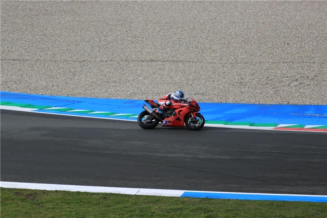 国际顶级赛事套圈进口车型，钱江赛800 WSBK荷兰站大放异彩