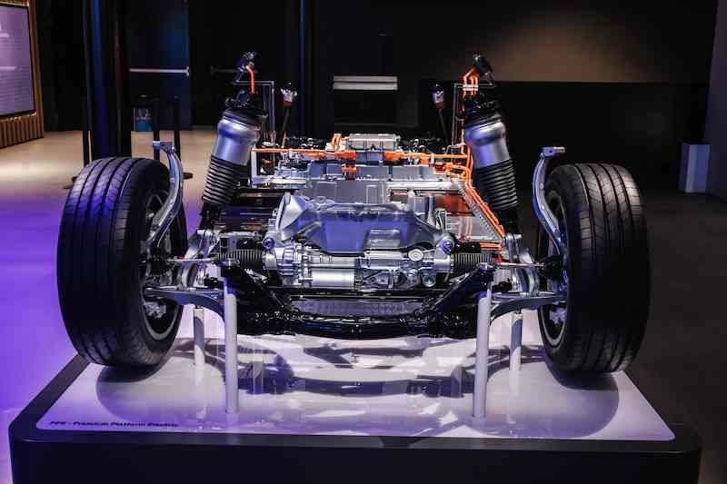 全新奧迪Q6L e-tron領銜 奧迪攜純電動車型陣容亮相2024北京車展