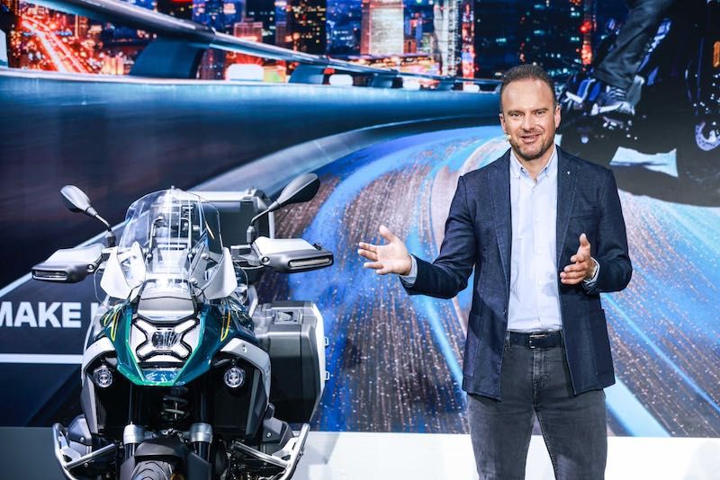 宝马全新R 1300 GS与全新BMW CE 02亮相北京国际摩托车展