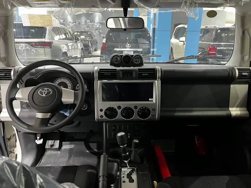 中东版23款丰田FJ 4.0 酷路泽大幅度降价促销