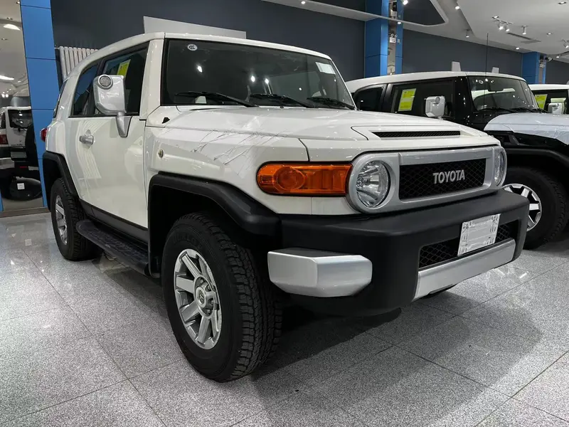 中东版23款丰田FJ 4.0 酷路泽大幅度降价促销