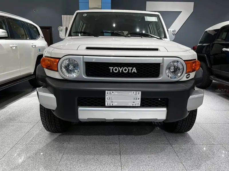 中东版23款丰田FJ 4.0 酷路泽大幅度降价促销