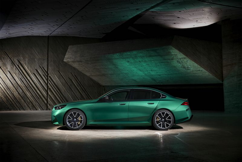 首次采用M高性能混动系统 全新BMW M5将亮相成都车展