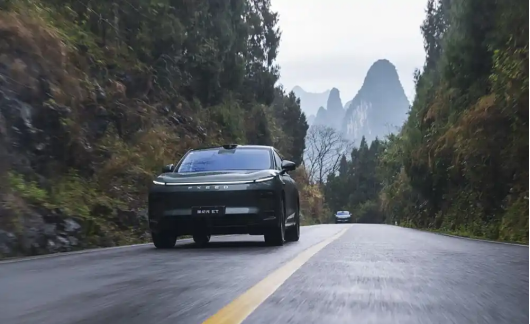 星纪元ET增程Max版：中秋国庆自驾新宠，续航智能双在线！