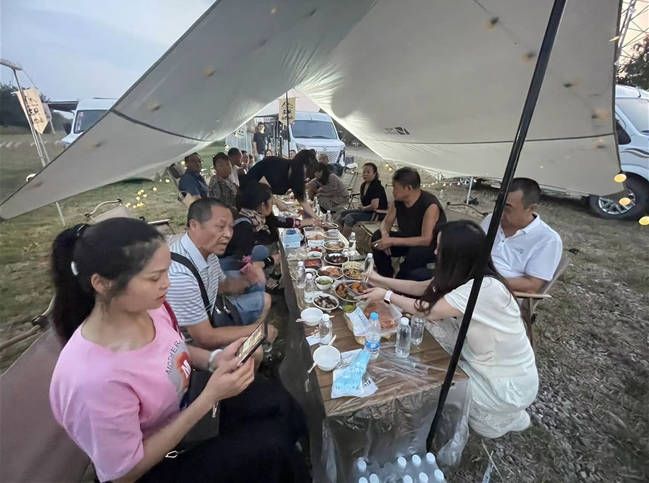               生活如旅途，万境皆自由