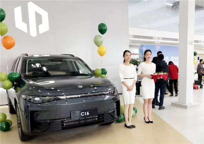 开业大吉又一新能源知名品牌“零跑汽车”入驻五方天雅汽车服务园
