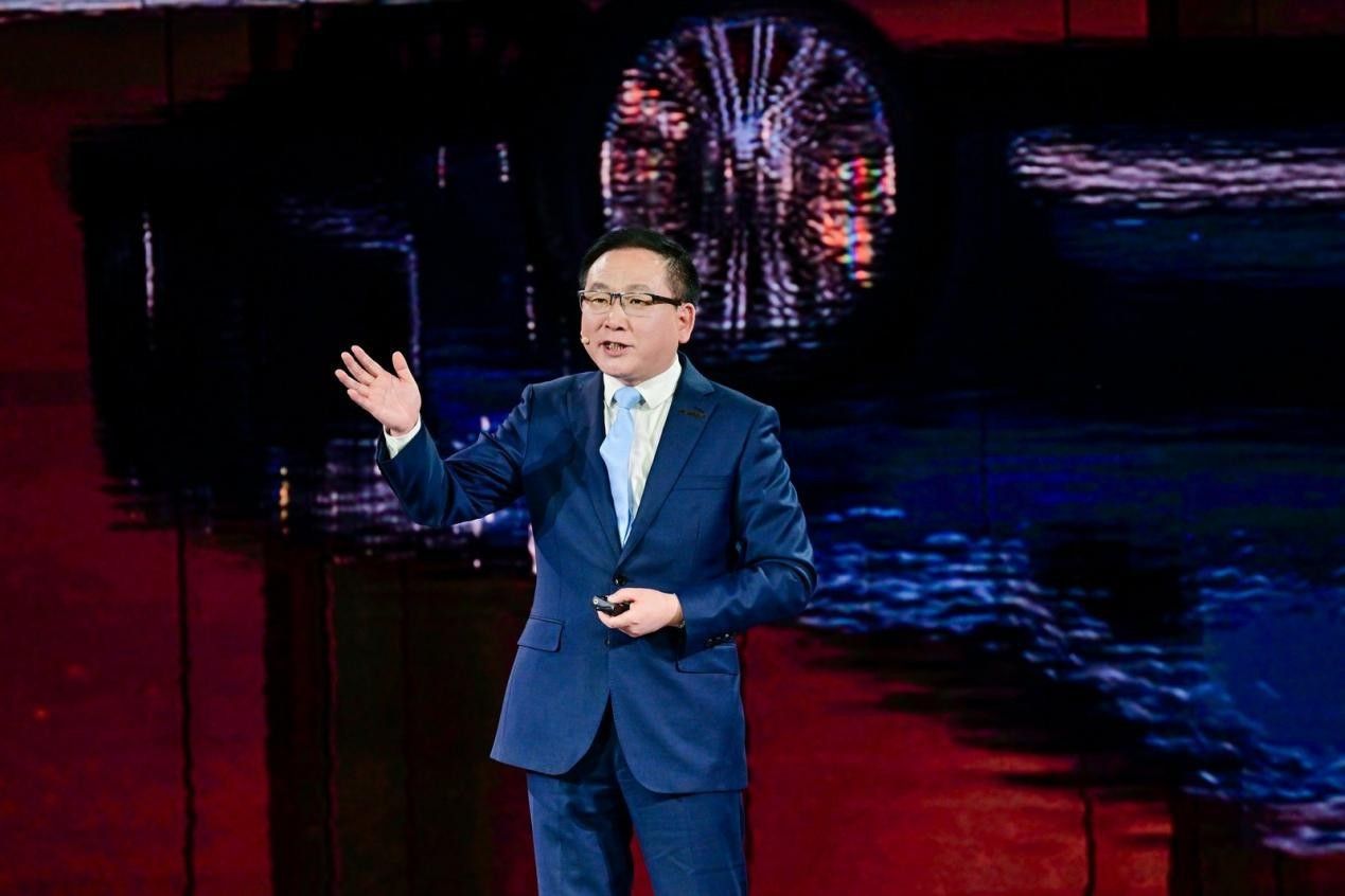 揽月C-DM 电四驱 售20.99万元享受豪华平权