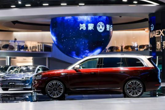国际友人、明星纷纷点赞！问界M9凭实力引爆上海车展