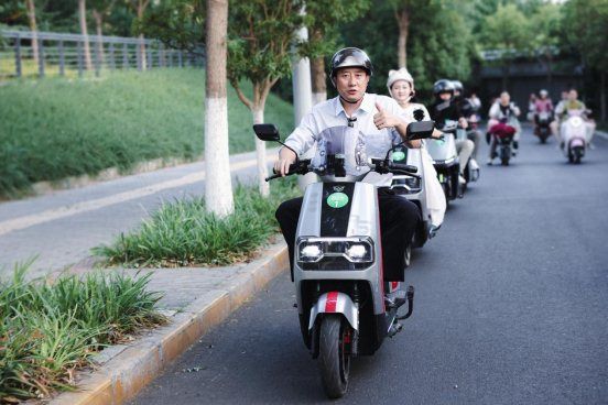  电动车性价比推荐！绿源智能超续航上榜，省钱又实用