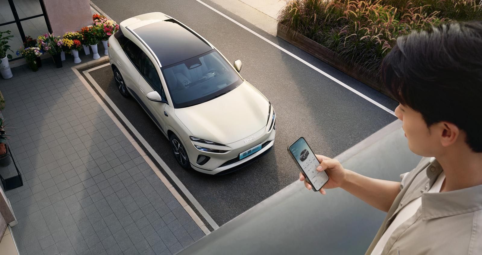 2025最值得期待中型SUV 比亚迪海狮06北京上市 售价13.98万起