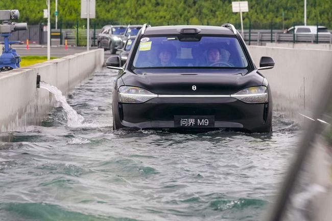 用户“认可才提车”，问界M9用户在工厂验收交付活动圆满举行