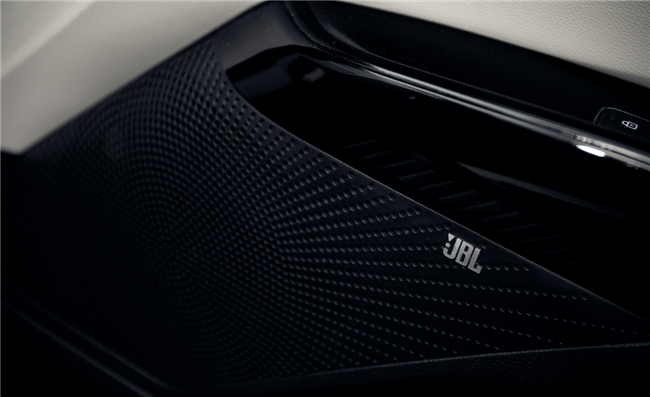 十几万买什么轿车好？2025款起亚K5实力诠释越级魅力