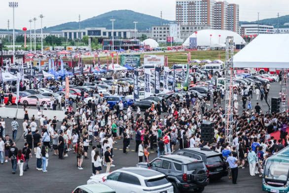 明星车手助阵GT Show车迷嘉年华吉林市站