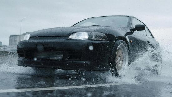 暴雨行车安全指南 突破TOP1：4步关键检查，守护爱车不“泡汤”！