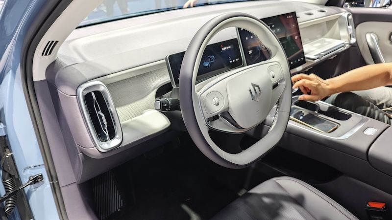 零跑B01万台交付 B10摩根粉成都车展首亮相