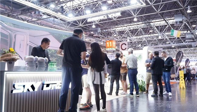 星空梦屋首发房车新物种，重新定义全球旅居未来