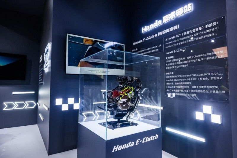 四缸新纪元 Honda CB SUPER FOUR全球首发