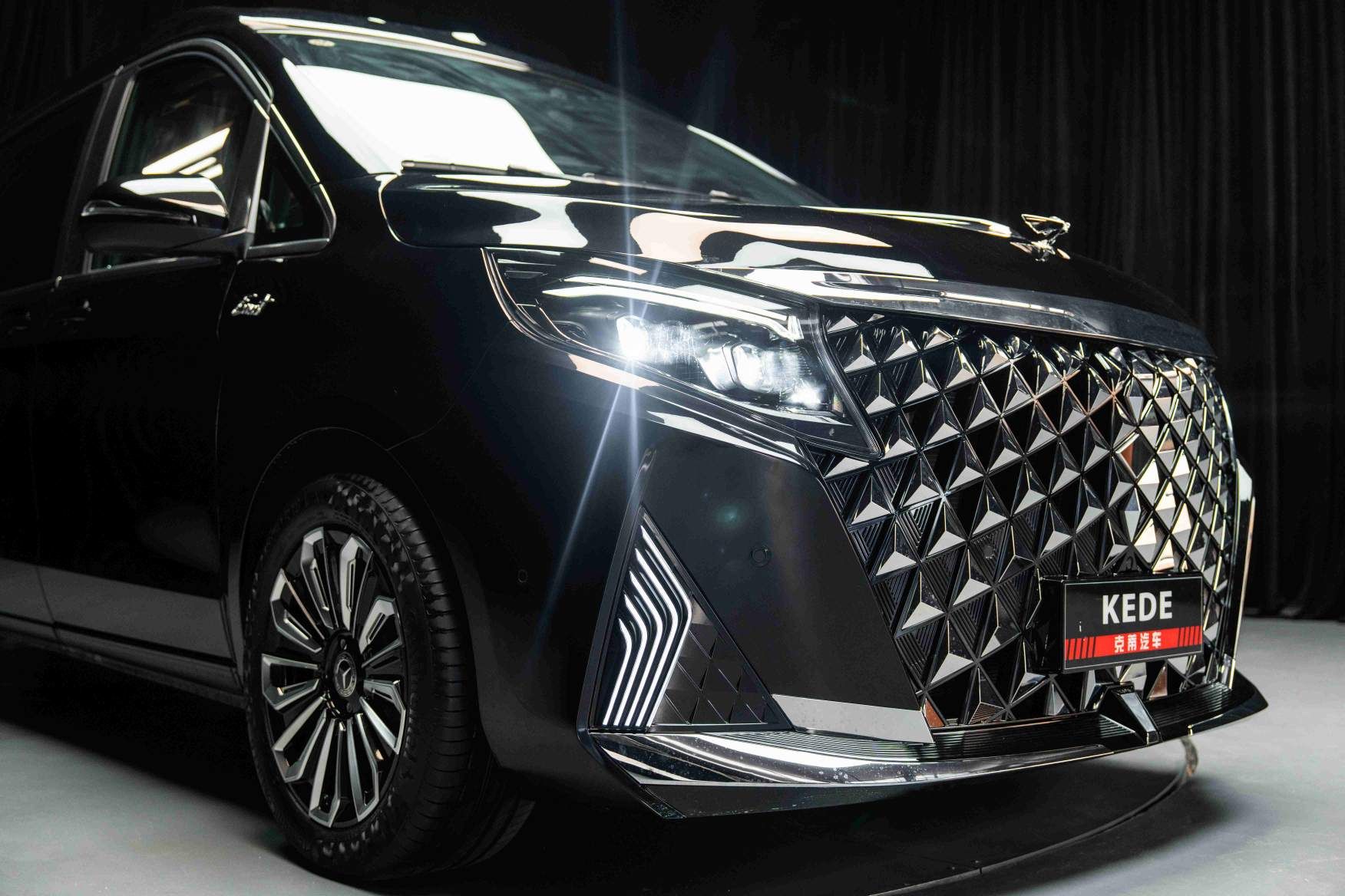  移动的会客厅，不止于尊贵——克蒂山川，重新定义高端出行