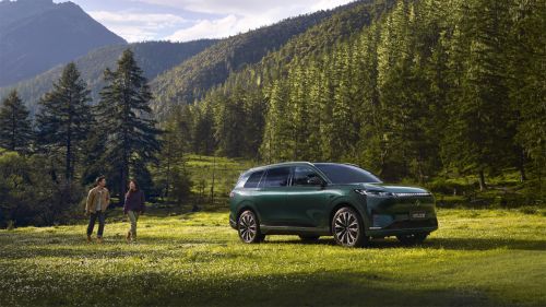  第三排坐成人不憋屈！2026 款东风奕派 eπ008 家庭 SUV 实测