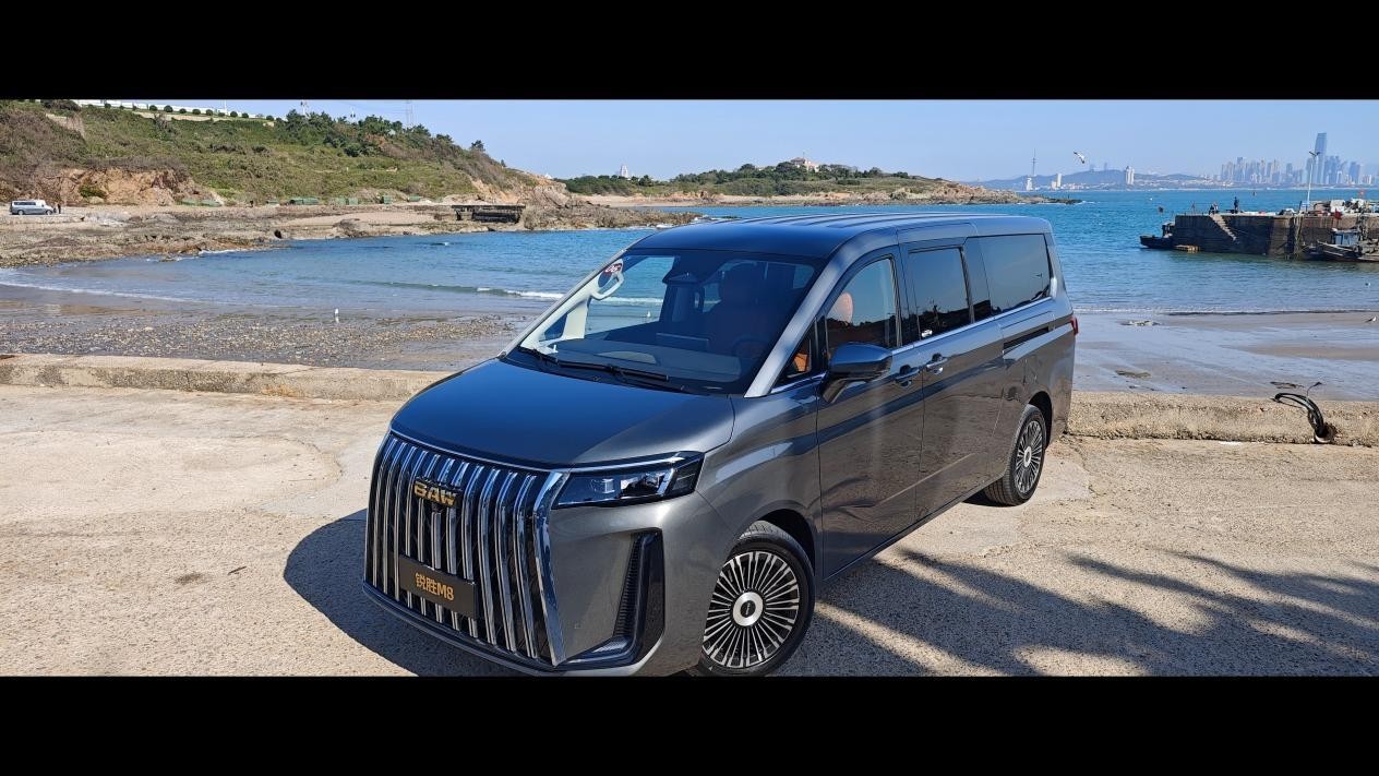 锐胜M8第三排都能躺平 空间大到想怎么用就这么用