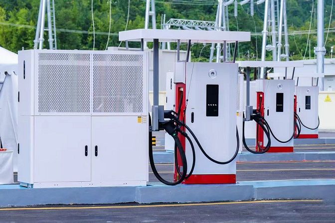 “兆瓦超充重卡车型将超百款”入选2026年中国汽车十大技术趋势