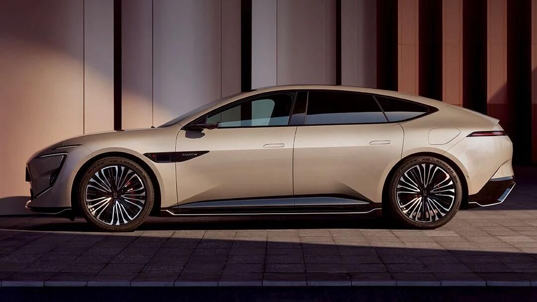 全系标配华为乾崑ADS 4 阿维塔12四激光版25.99万起