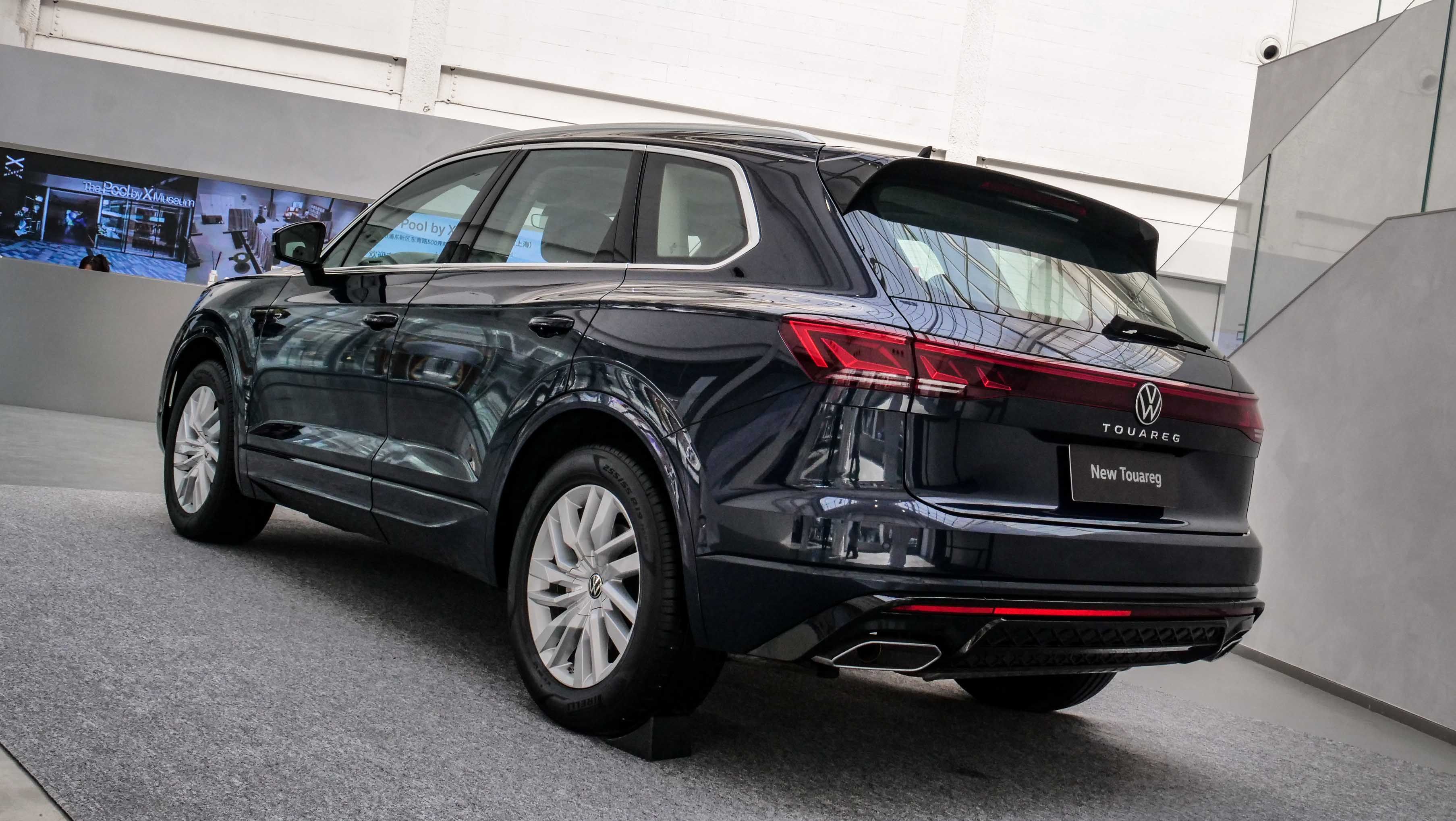 不论年华，它依旧是中大型SUV标杆，试驾大众新途锐