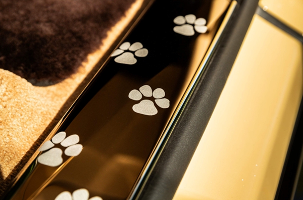 劳斯莱斯呈现高级定制新作闪灵“贝利”