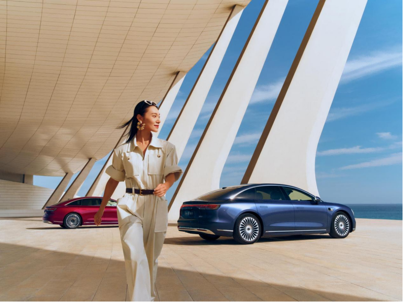 新款享界 S9 72小时破8000台，30 万级旗舰轿车还能更豪华吗？